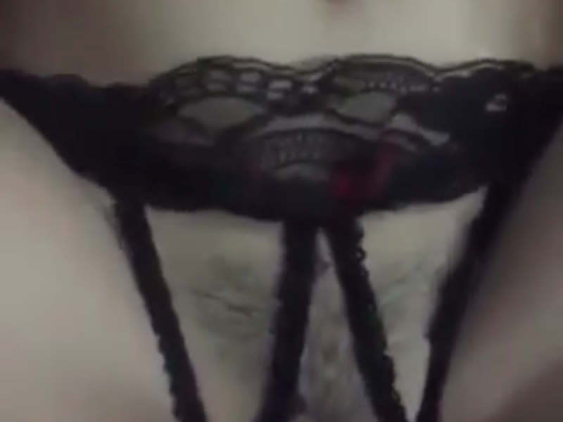 Xuất tinh đầy lồn vợ mới clip sex gái ha nội